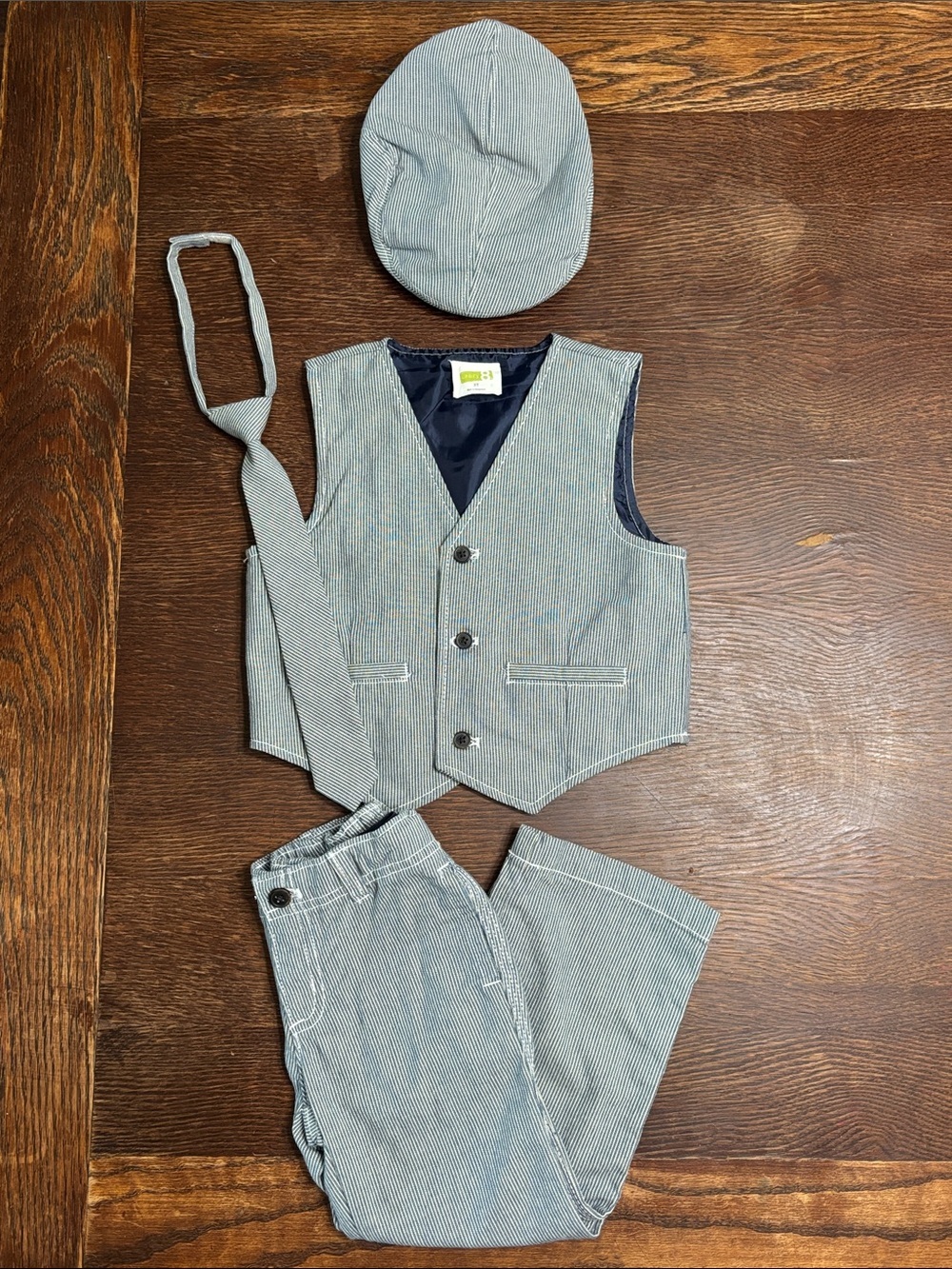 Crazy 8 Boys 4-Piece Blue Pinstripe Seersucker Vest Tie Cap Set 100% Cotton 3T
